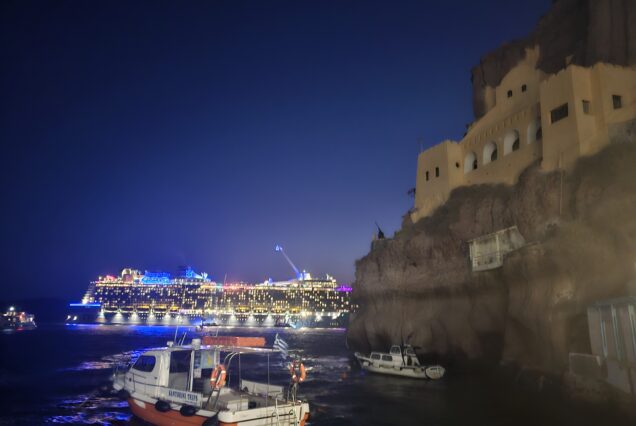 santorini boat tour