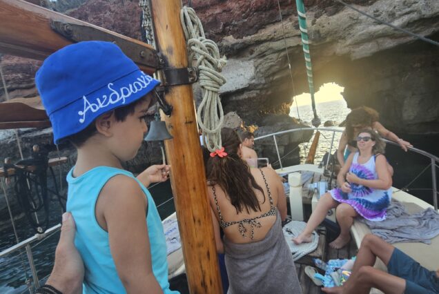 santorini boat tour