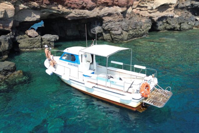 4-hour Caldera cruise